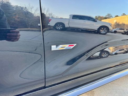 Used 2022 Cadillac CT4 V w/ Navigation Package image 11