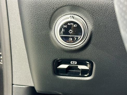 Used 2024 Mercedes-Benz CLE 300 4MATIC Coupe image 10