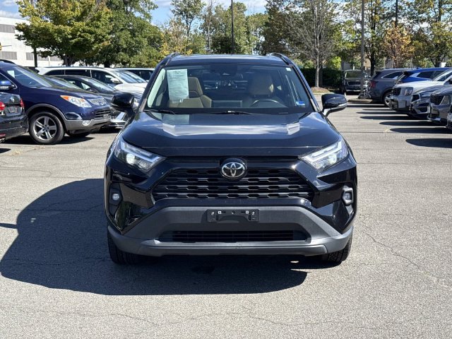 Used 2022 Toyota RAV4 XLE Premium AWD/4WD image 6