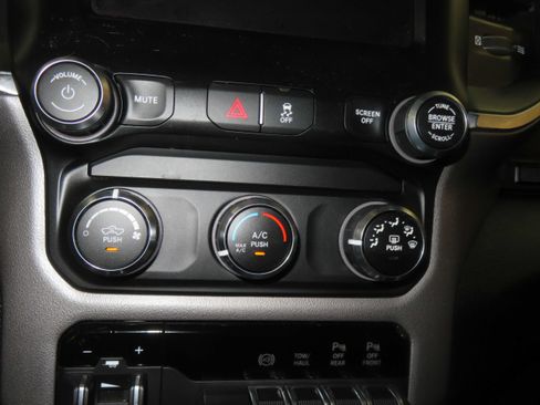 Used 2024 RAM 2500 Big Horn w/ Off Road Package AWD/4WD image 41