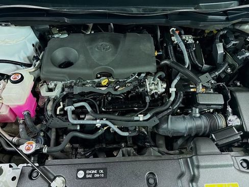 Used 2022 Toyota Sienna Platinum FWD image 33