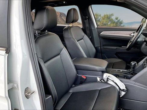 Used 2020 Volkswagen Atlas Cross Sport SE FWD image 7