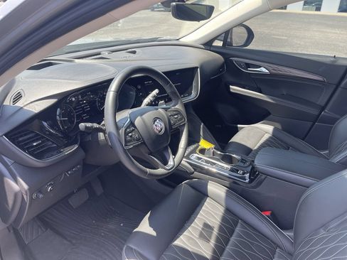 Used 2023 Buick Envision Avenir AWD/4WD image 10