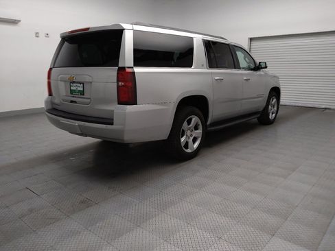 Used 2016 Chevrolet Suburban LT image 9