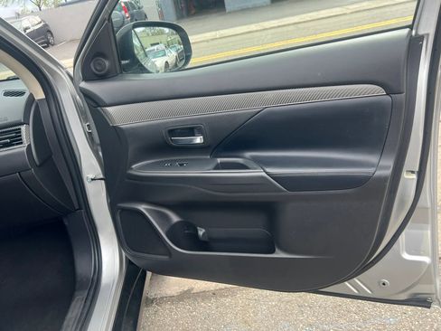 Used 2019 Mitsubishi Outlander SEL FWD image 30