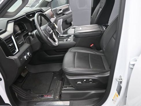 Used 2025 GMC Sierra 2500 Denali w/ Technology Package image 10