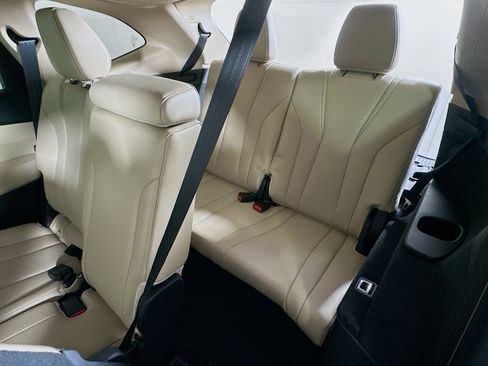 Used 2024 Acura MDX SH-AWD w/ Technology Package image 29