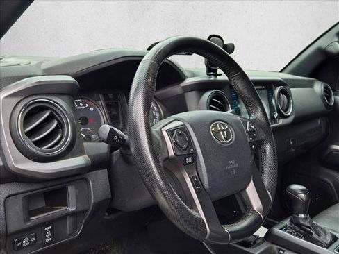 Used 2016 Toyota Tacoma TRD Sport w/ Premium & Technology Package image 2