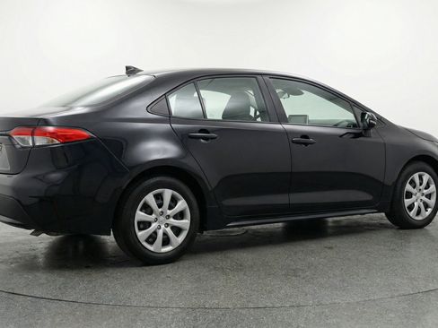 Used 2025 Toyota Corolla LE FWD image 9