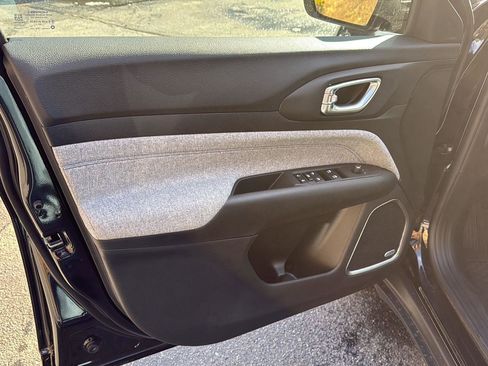 New 2026 Jeep Compass Latitude image 10