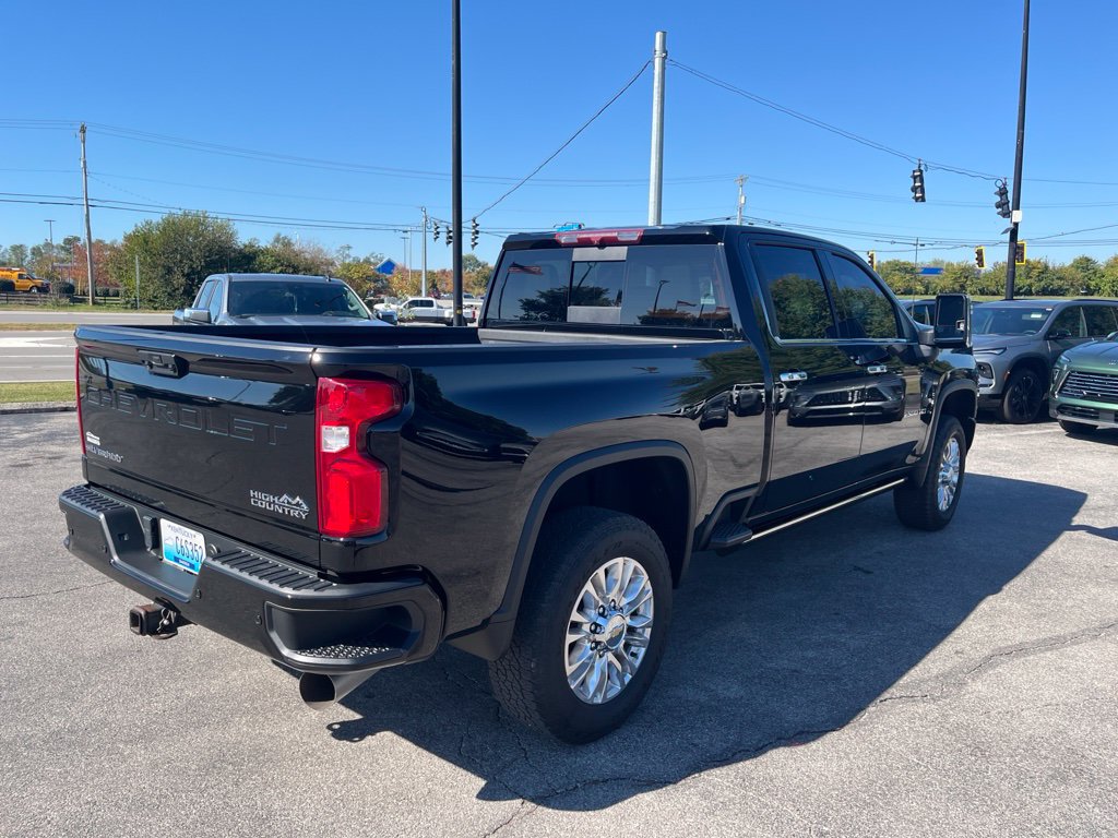 Used 2022 Chevrolet Silverado 2500 High Country AWD/4WD image 3