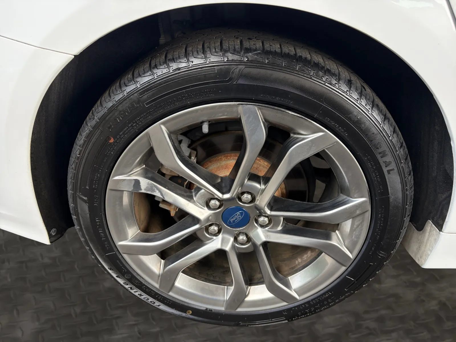 Used 2020 Ford Fusion SEL FWD image 40
