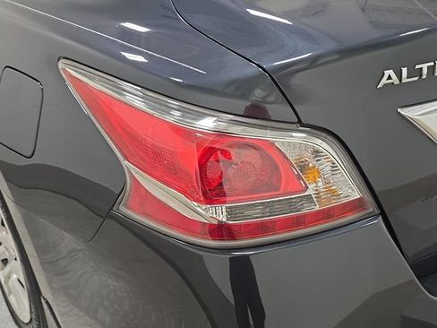 Used 2015 Nissan Altima 2.5 S w/ Power Driver Seat Package FWD image 31