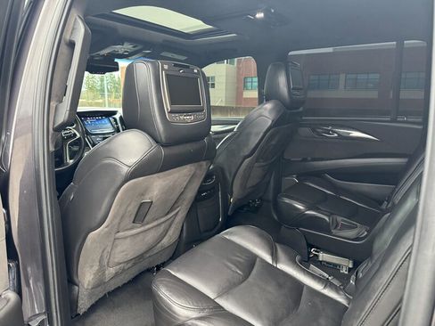 Used 2016 Cadillac Escalade ESV Platinum image 21