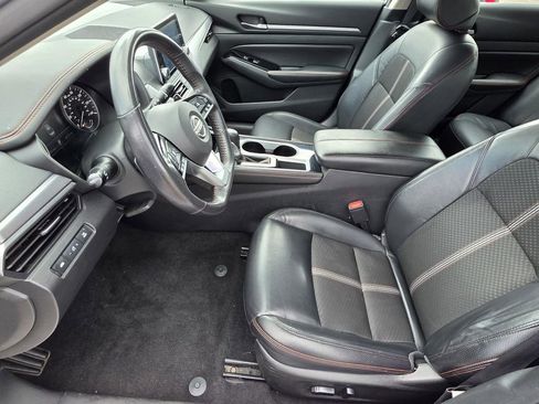 Used 2024 Nissan Altima 2.5 SR FWD image 7