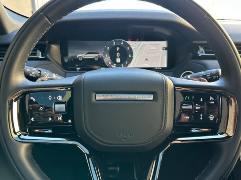 Certified 2025 Land Rover Range Rover Velar Dynamic SE image 27