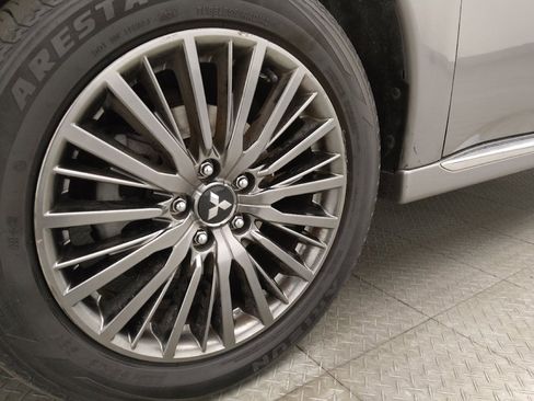 Used 2021 Mitsubishi Outlander LE image 31