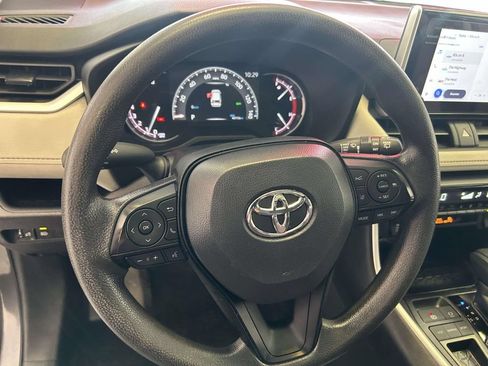 Used 2025 Toyota RAV4 XLE w/ Convenience Package FWD image 19