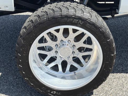 Used 2019 Chevrolet Silverado 2500 High Country w/ Duramax Plus Package AWD/4WD image 9