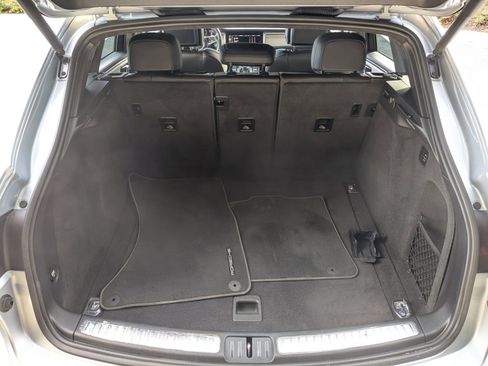 Used 2020 Porsche Macan Turbo image 24