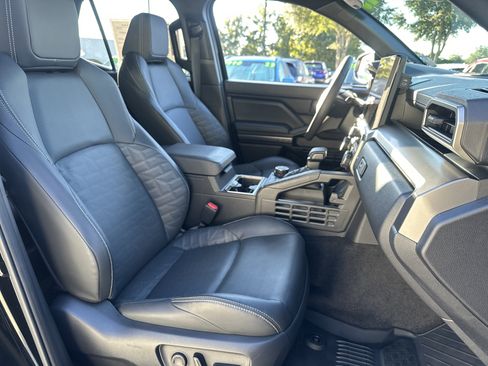 Used 2025 Toyota 4Runner TRD Off-Road Premium image 13