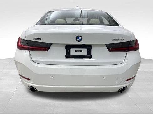 Certified 2023 BMW 330i xDrive Sedan w/ Driving Assistance Package image 8