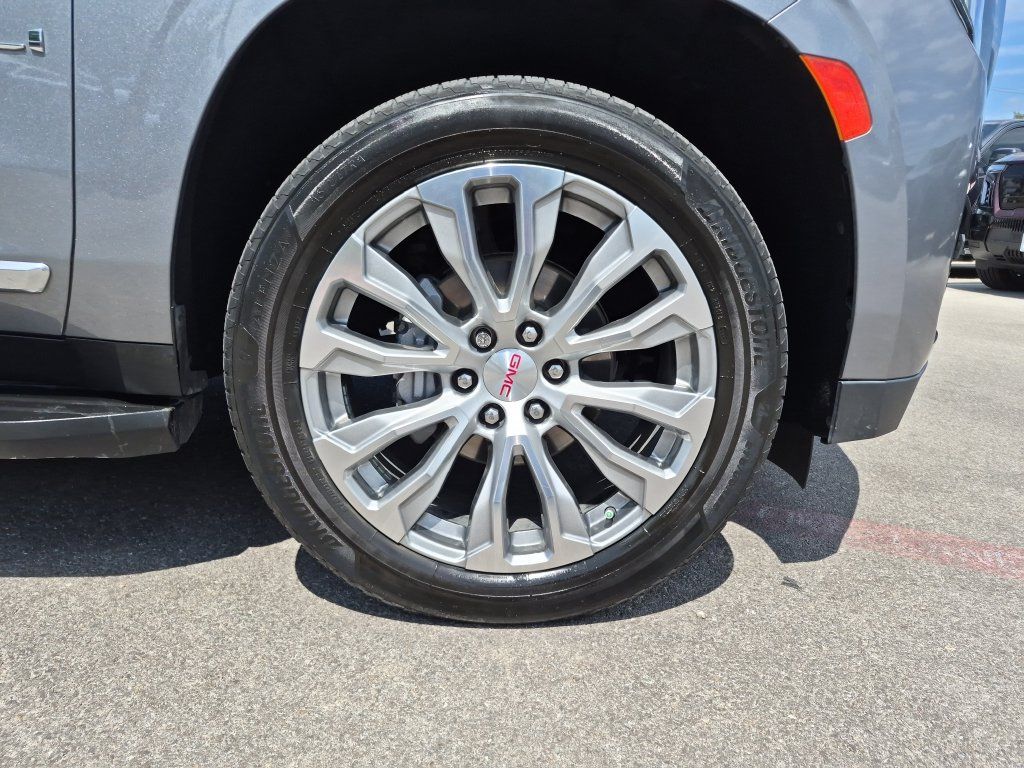 Used 2022 GMC Yukon XL Denali RWD image 17
