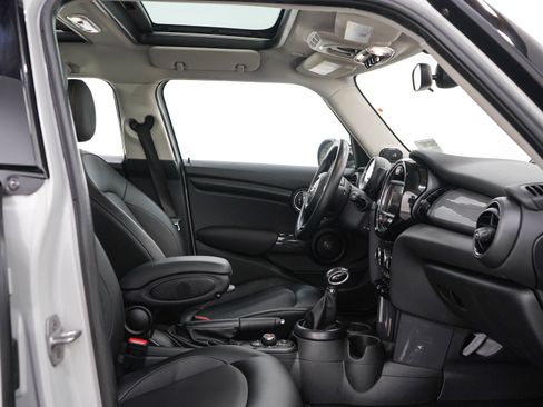 Used 2017 MINI Cooper 4-Door Hardtop FWD image 11