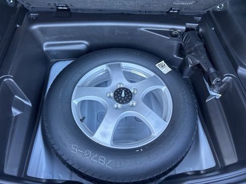 Used 2023 Jeep Grand Cherokee Laredo w/ Luxury Tech Group I image 19