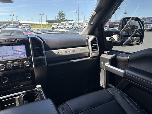 Used 2019 Ford F250 Lariat w/ Lariat Ultimate Package AWD/4WD image 22