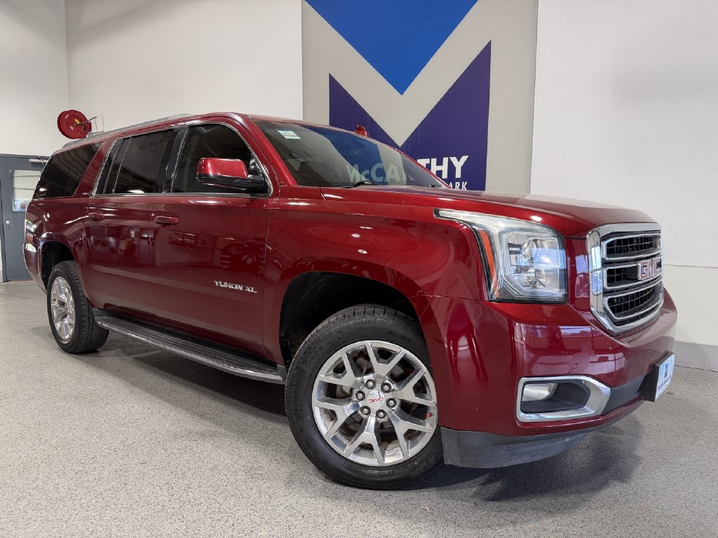 Used 2017 GMC Yukon XL SLE w/ SLE Value Package RWD image 2