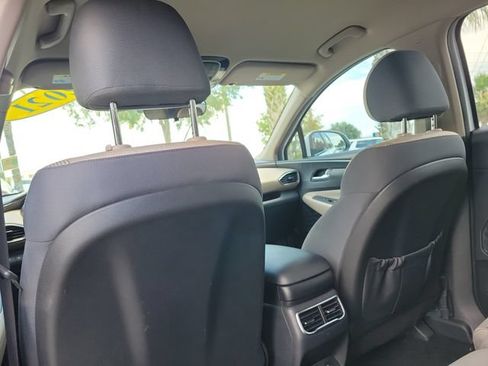 Used 2021 Hyundai Santa Fe SE FWD image 10