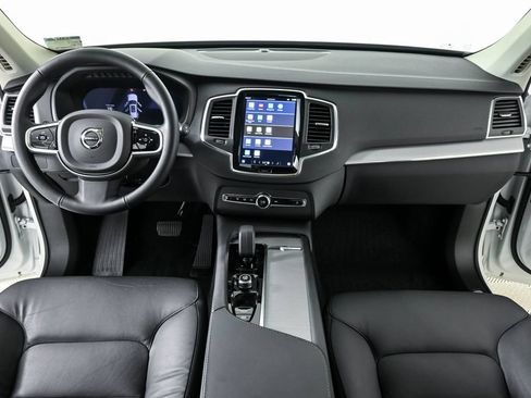 Certified 2025 Volvo XC90 B5 Core w/ Protection Package Premier AWD/4WD image 19