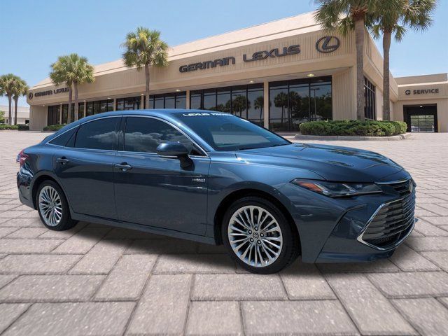 Used 2019 Toyota Avalon Limited FWD image 1