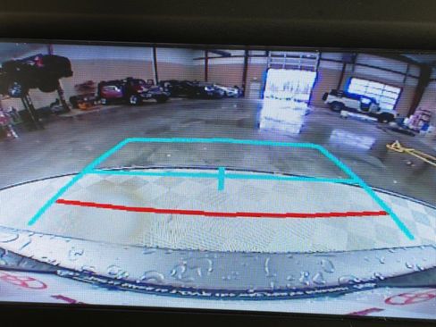 Used 2016 Toyota Camry LE image 29