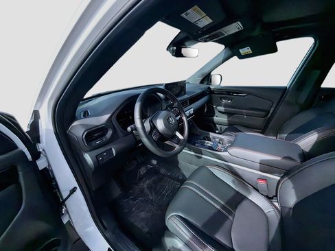 New 2026 Honda Pilot TrailSport image 9