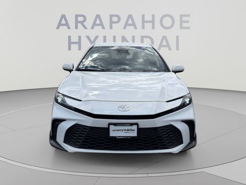 Used 2025 Toyota Camry SE FWD image 8