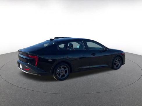 Used 2025 Kia K4 LXS image 14