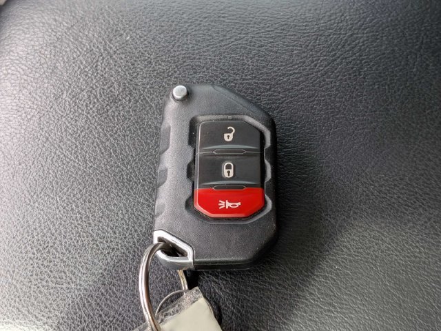 Used 2021 Jeep Gladiator Mojave AWD/4WD image 30
