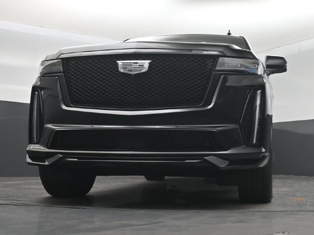 Used 2024 Cadillac Escalade ESV V w/ Heavy-Duty Trailer Package AWD/4WD image 31