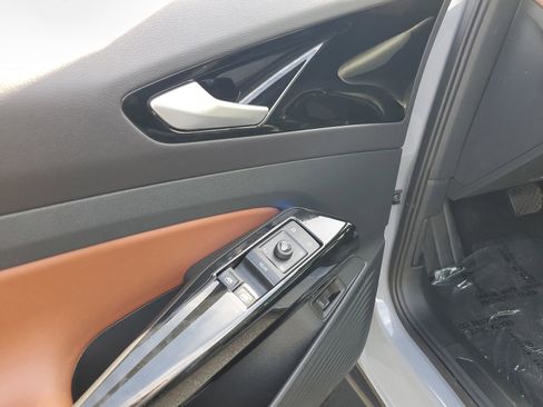 Used 2022 Volkswagen ID.4 Pro S image 21