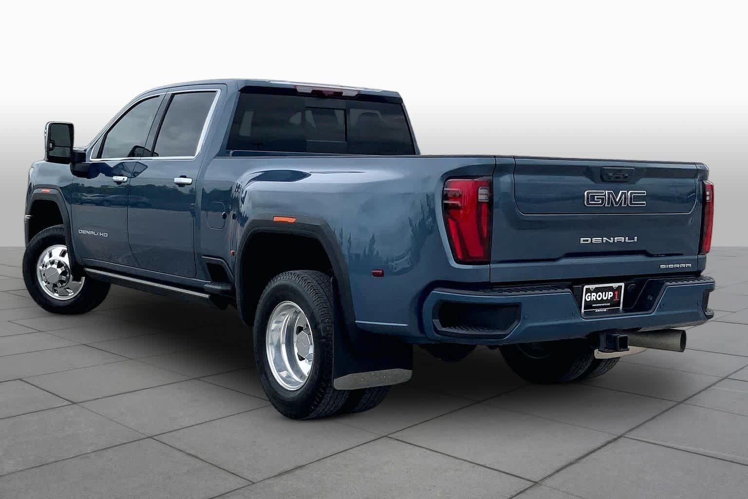 Used 2025 GMC Sierra 3500 Denali Ultimate AWD/4WD image 12