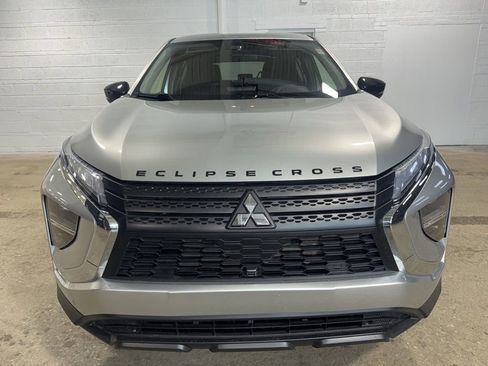 Used 2022 Mitsubishi Eclipse Cross LE image 9