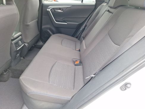 Used 2025 Toyota RAV4 SE image 32