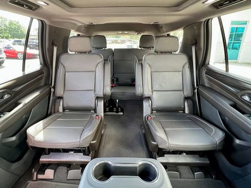 Used 2021 GMC Yukon Denali w/ Denali Premium Package image 44