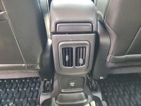 Used 2020 Jeep Compass Latitude image 15