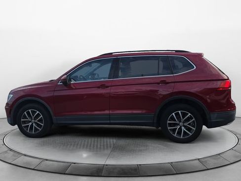 Used 2019 Volkswagen Tiguan SE w/ Panoramic Sunroof Package FWD image 2