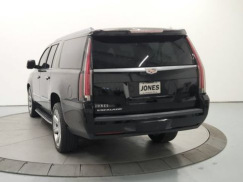 Used 2018 Cadillac Escalade ESV Luxury RWD image 7