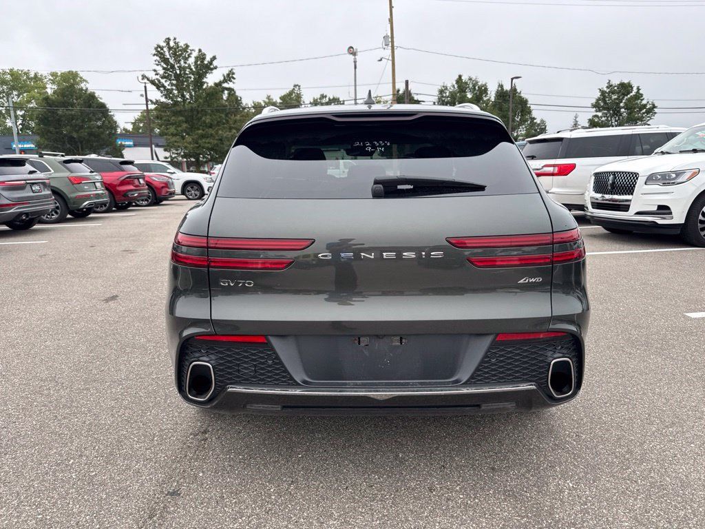 Used 2025 Genesis GV70 2.5T AWD/4WD image 4