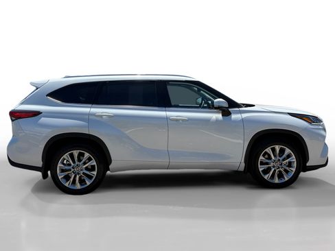 Used 2023 Toyota Highlander Limited AWD/4WD image 6